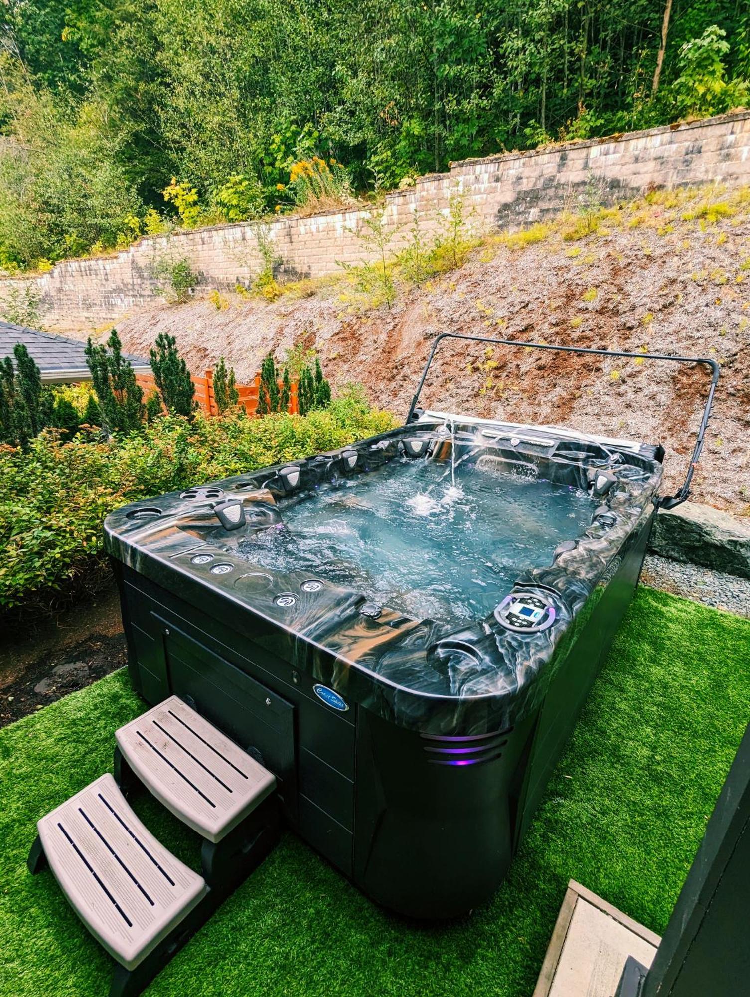 Mountain Retreat With Views, Hot Tub, Games & Ac Chilliwack Exterior foto