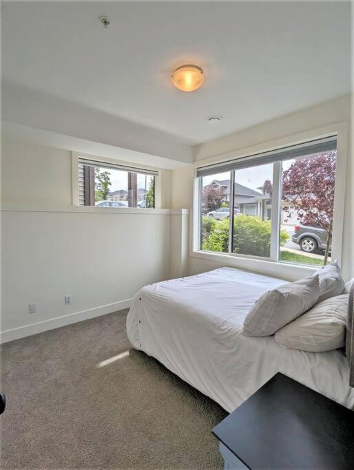 Mountain Retreat With Views, Hot Tub, Games & Ac Chilliwack Exterior foto