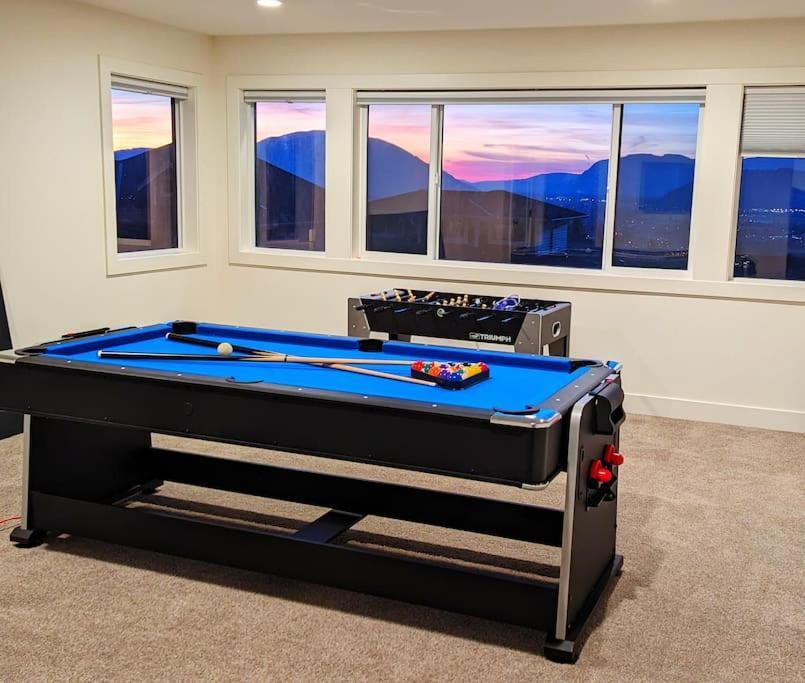 Mountain Retreat With Views, Hot Tub, Games & Ac Chilliwack Exterior foto